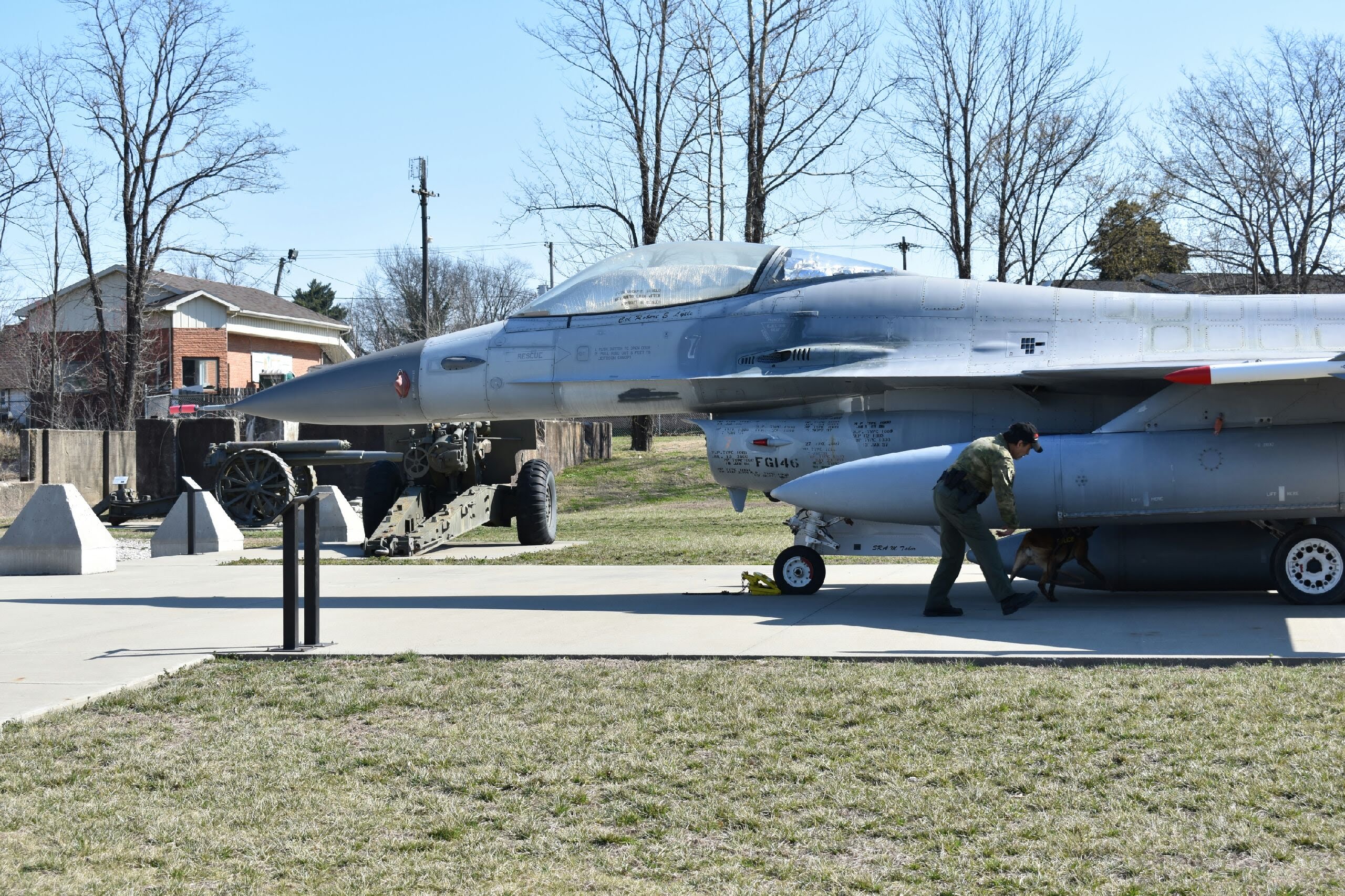 b115f54edd486cdb657395b410fe948e496835f3-1